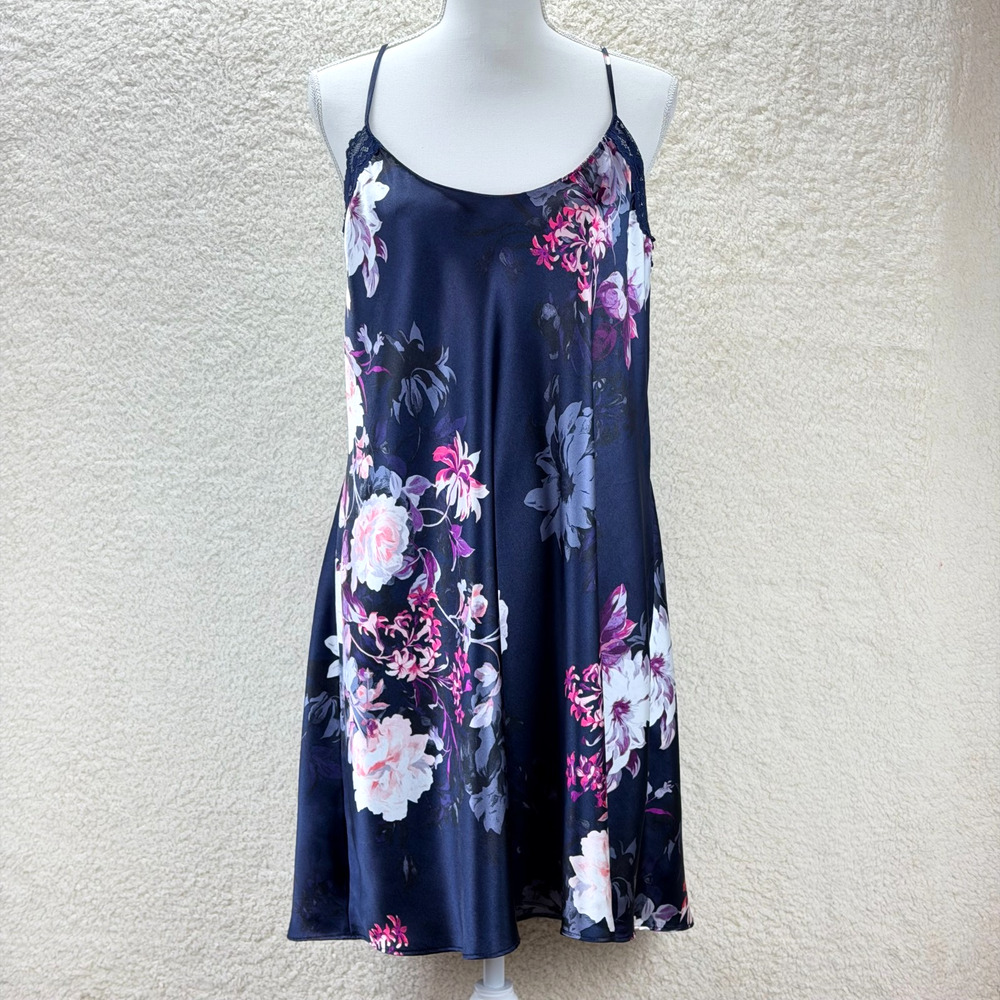 Lilac London Navy Floral Print Satin Chemise Lace Trim Size 1X Pullover Stretch